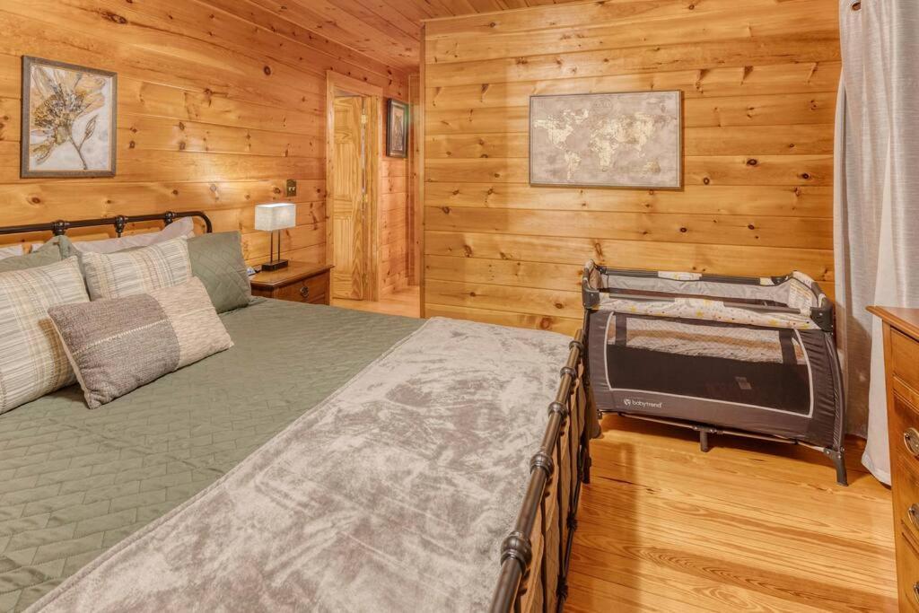 Mtn Cabin Sleeps 10 - 5 Mins To Fishing & Camping Ellijay Exteriör bild