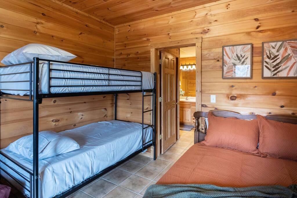 Mtn Cabin Sleeps 10 - 5 Mins To Fishing & Camping Ellijay Exteriör bild