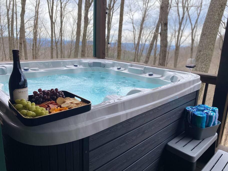 Mtn Cabin Sleeps 10 - 5 Mins To Fishing & Camping Ellijay Exteriör bild