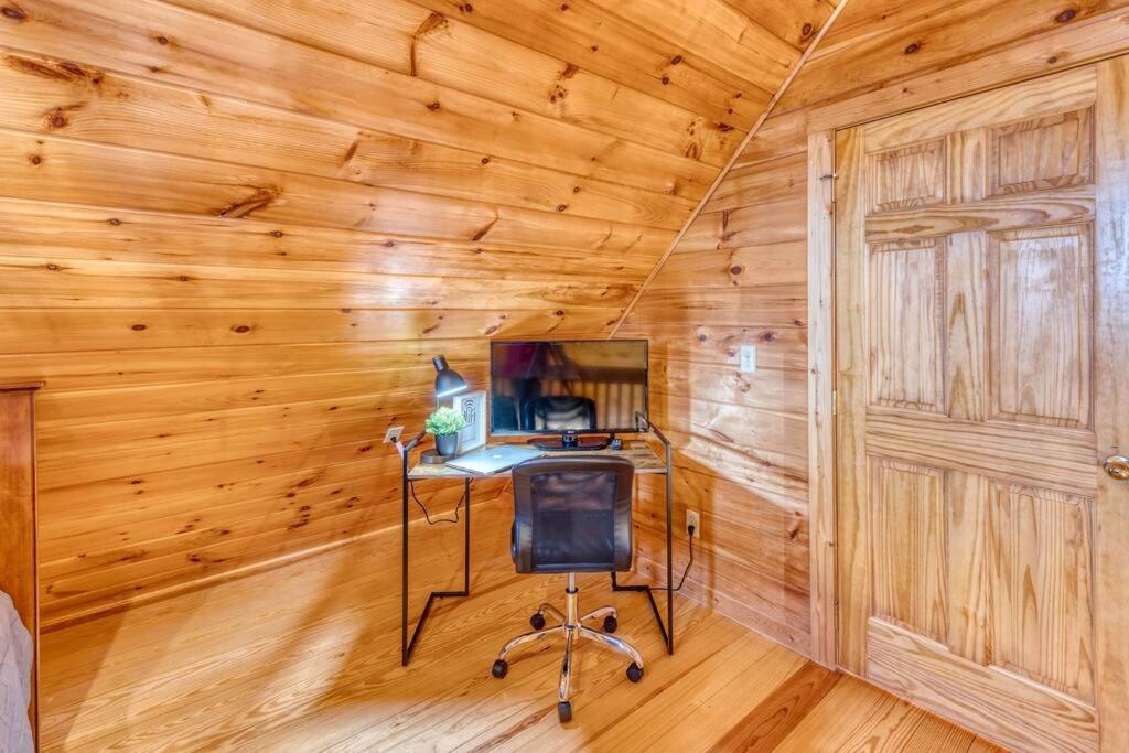 Mtn Cabin Sleeps 10 - 5 Mins To Fishing & Camping Ellijay Exteriör bild