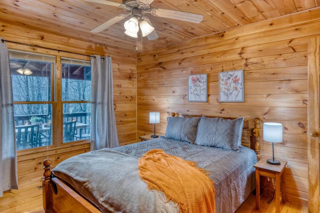 Mtn Cabin Sleeps 10 - 5 Mins To Fishing & Camping Ellijay Exteriör bild