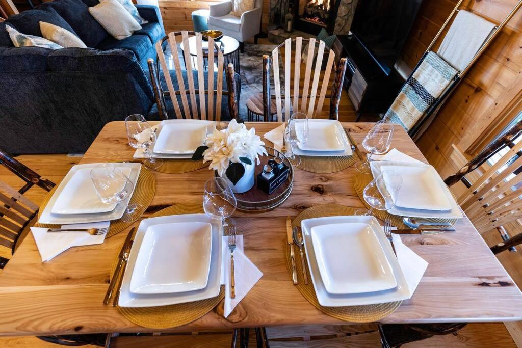 Mtn Cabin Sleeps 10 - 5 Mins To Fishing & Camping Ellijay Exteriör bild